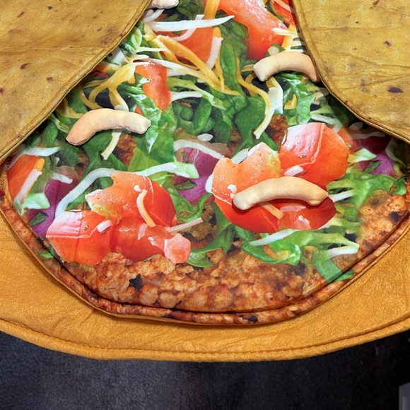 Adult Unisex Taco Costume One Size Fits all. Halloween Taco costume from Target - Picture 3 of 4